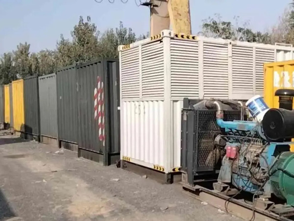 樊城200KW柴油发电机机组每小时油耗是多少？