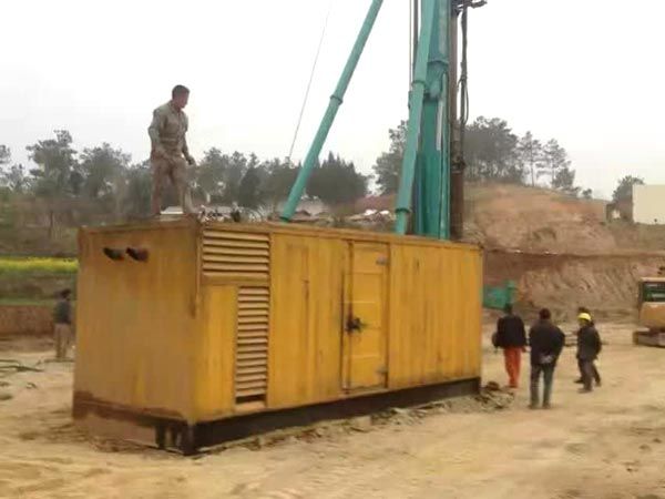 樊城如何判断水冷式机油散热器密封件是否需要更换？